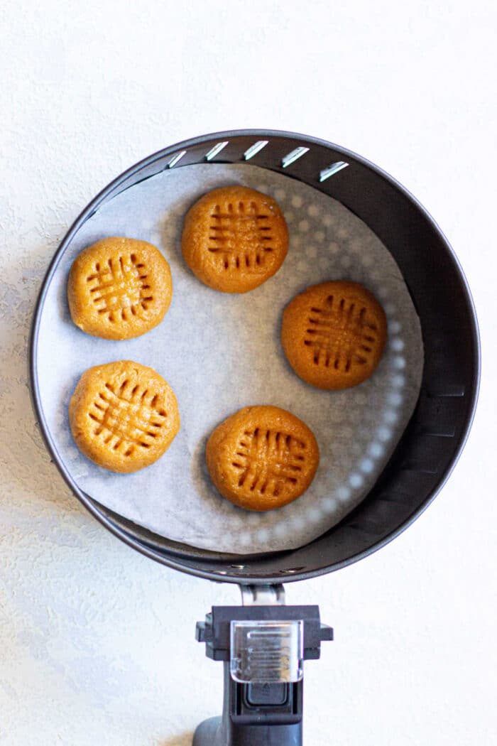 Peanut Butter Cookies in Air Fryer