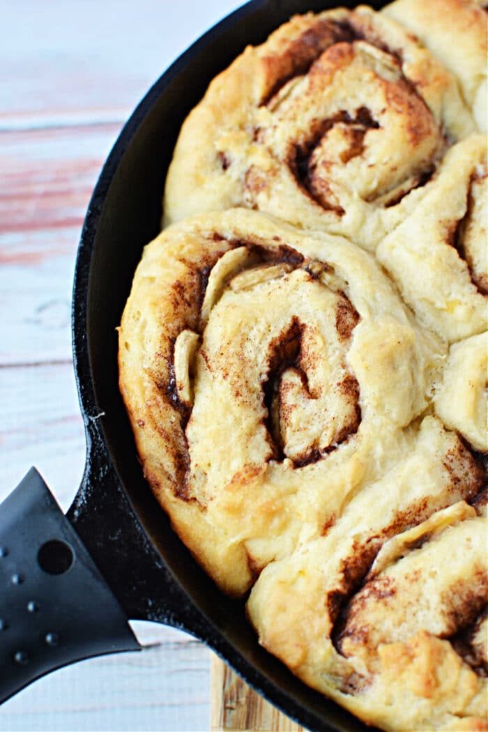 Cast Iron Skillet Cinnamon Rolls