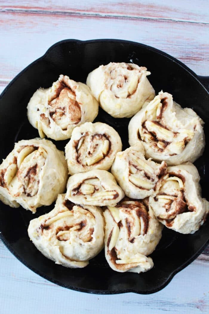 Cinnamon Rolls with Bananas