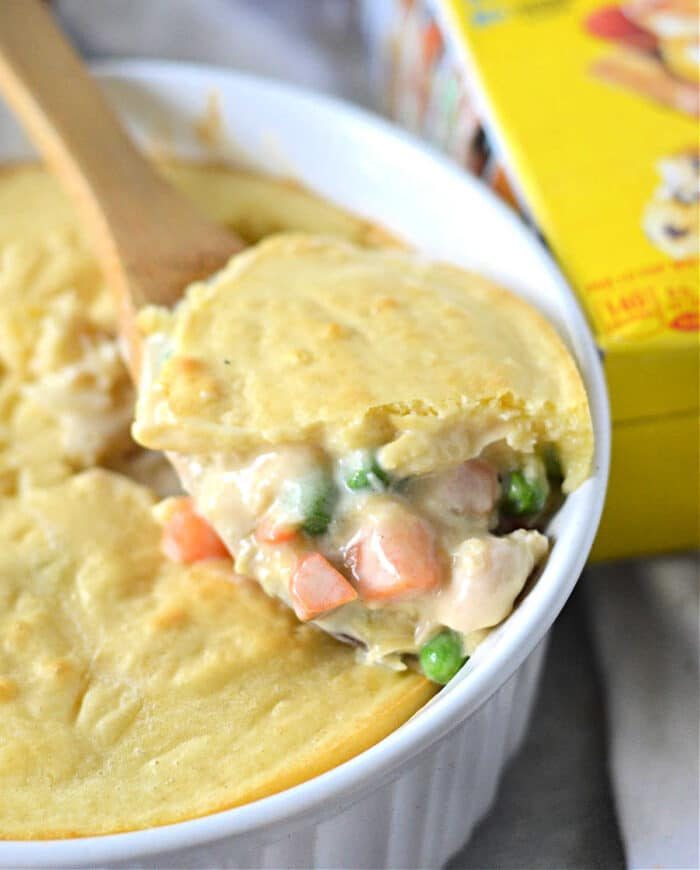 cobbler with chicken and vegetables