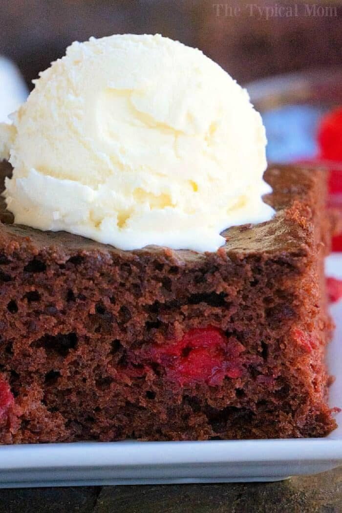 duncan hines chocolate cake with cherry pie filling