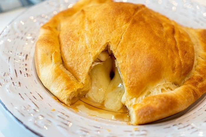 air fryer baked brie 2