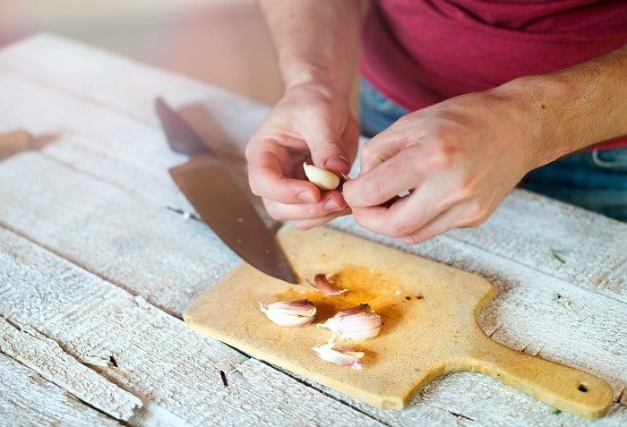 how to mince garlic cloves
