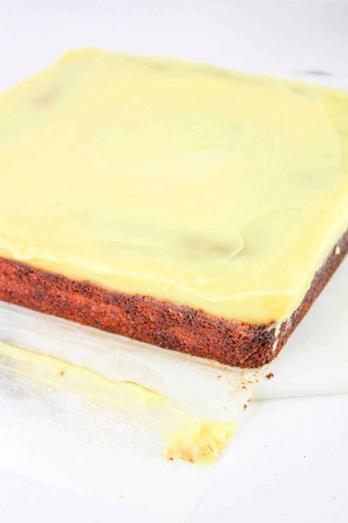 Cool Whip mixed with pudding frosting: a creamy and smooth topping for desserts and cakes