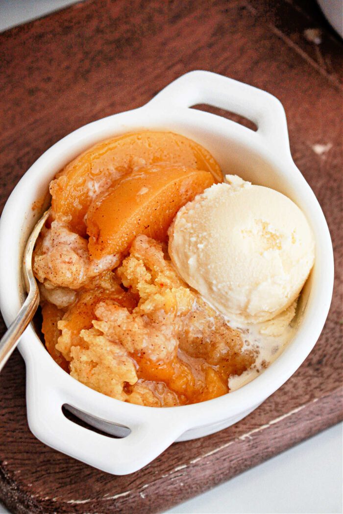 Crockpot Peach Cobbler with Cake Mix