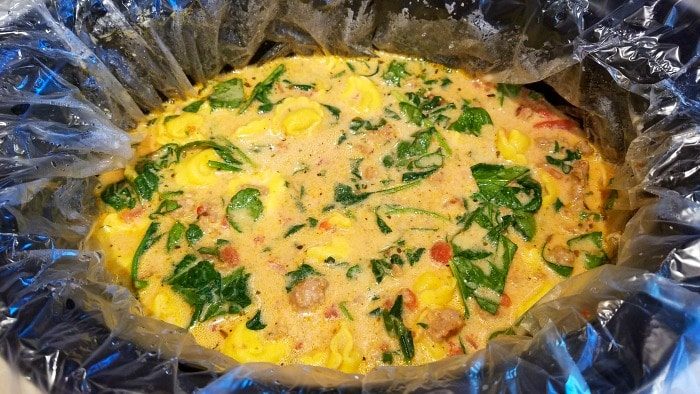 Crockpot spinach tortellini soup