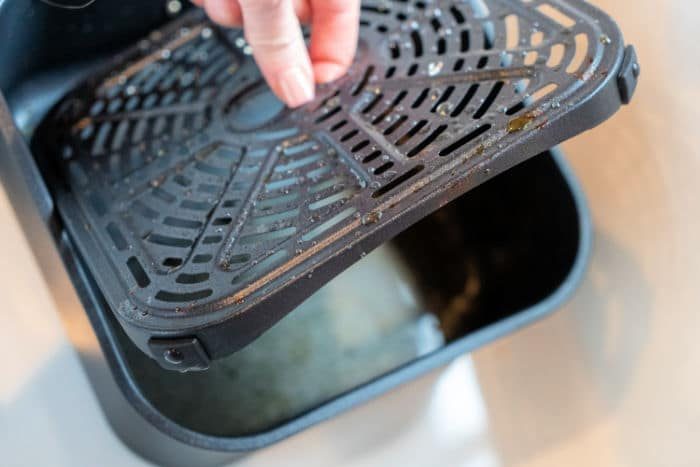cleaning air fryer