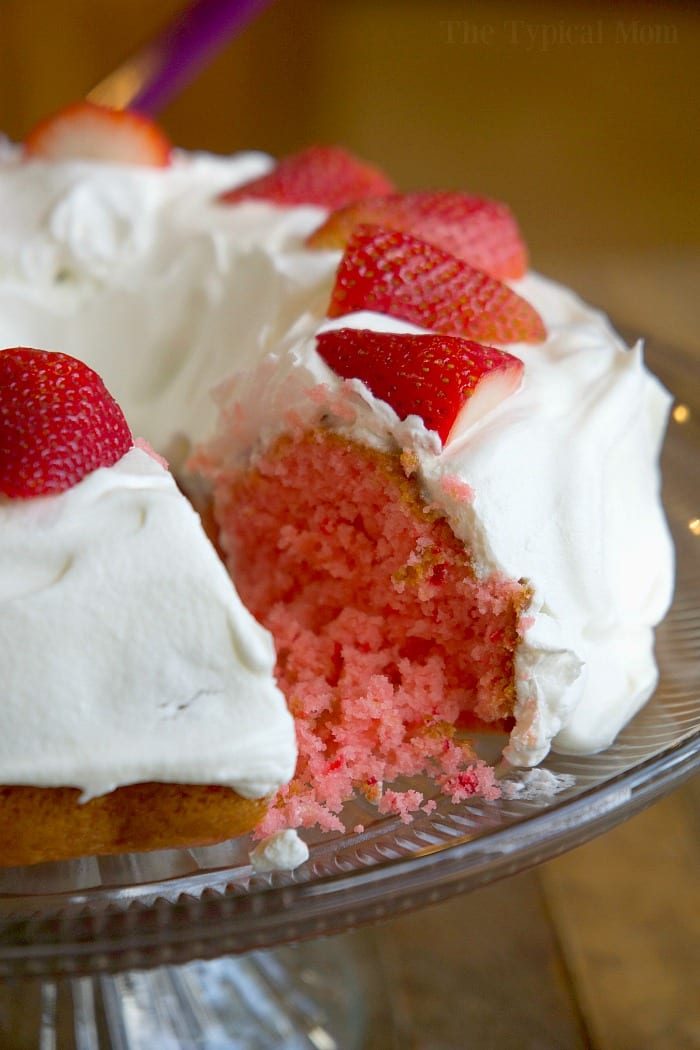 2 ingredient strawberry cake