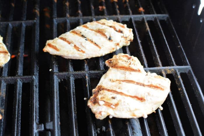 How to Cook Frozen Chicken on the Barbecue