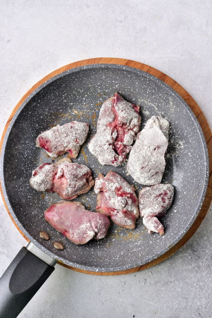 How to Cook Chicken Liver for Dogs