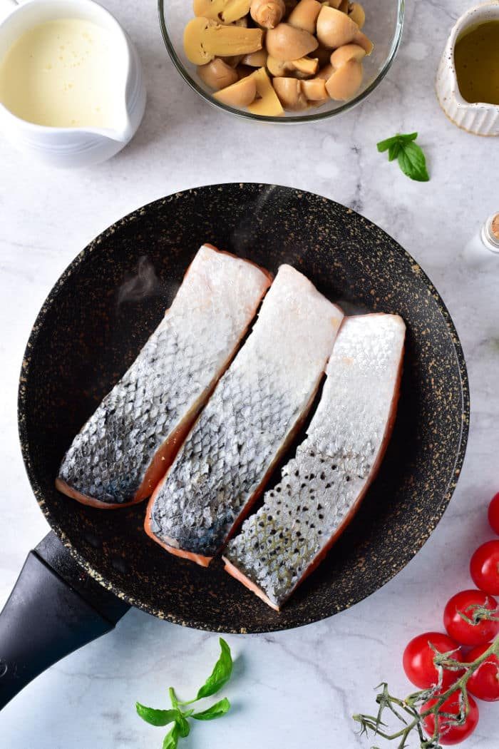 How to Cook Sockeye Salmon in a Pan