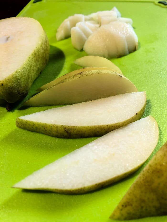How to cut a Barlett pear