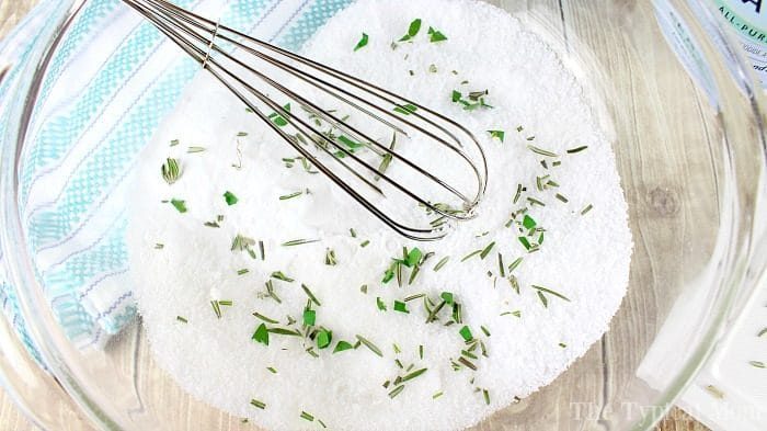 How to Make Bath Salts With Essential Oils