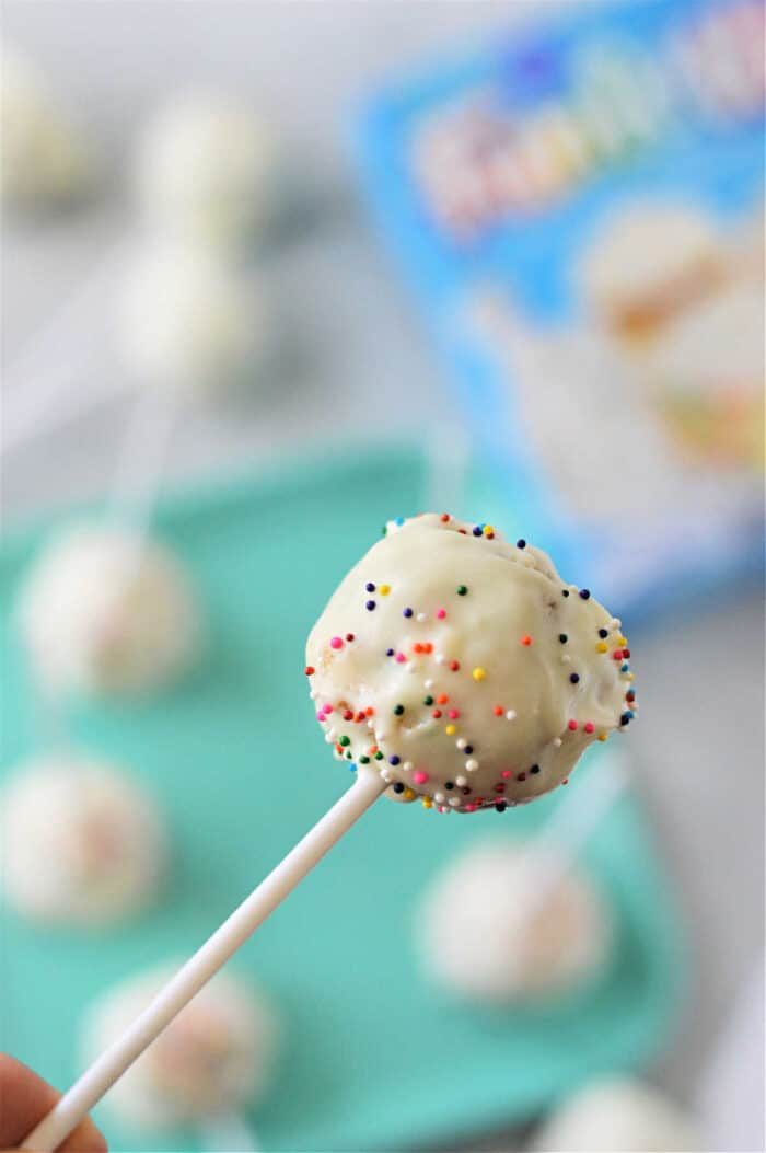 How to Make Cake Pops with Cake Mix