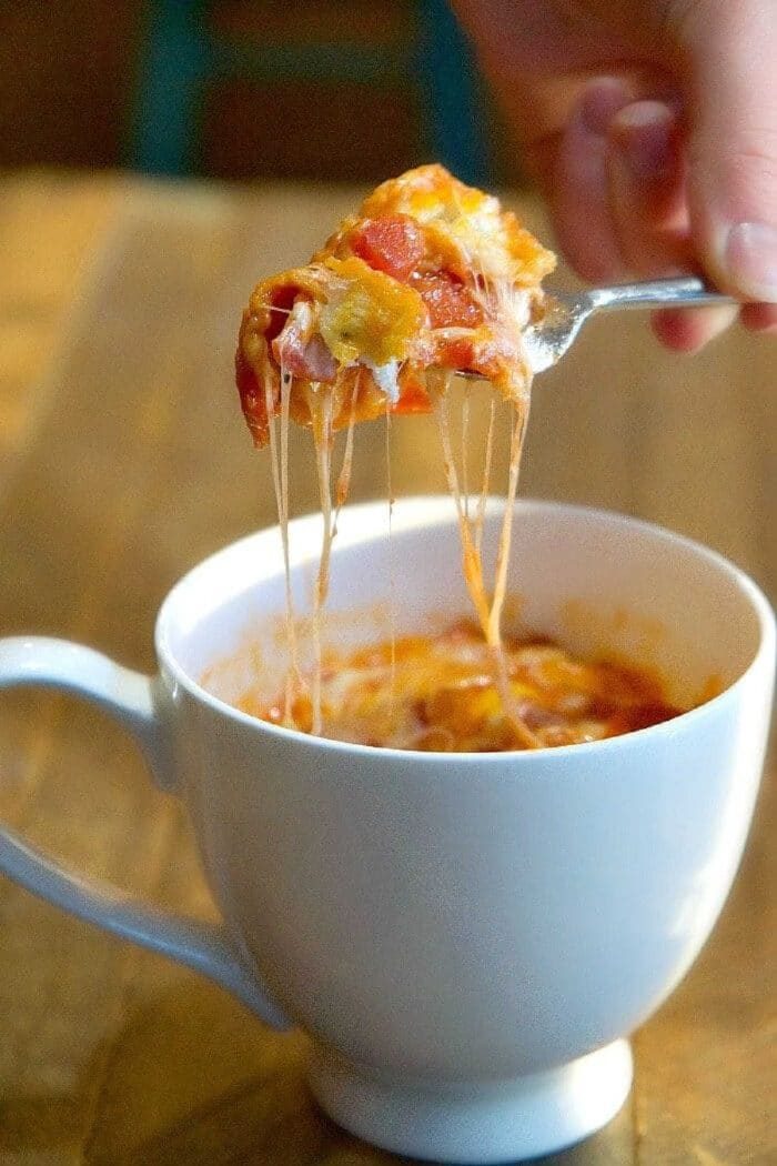 Microwave Pizza In a Mug