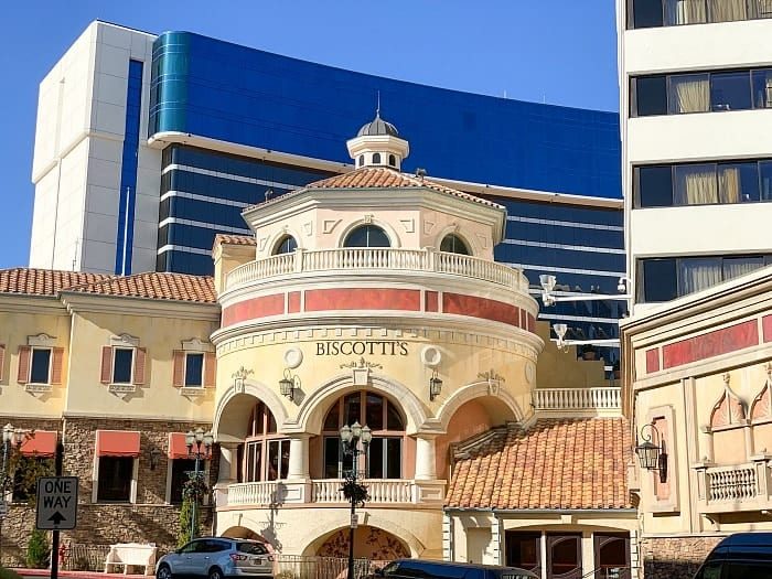 Reno Lodging at Peppermill Resort