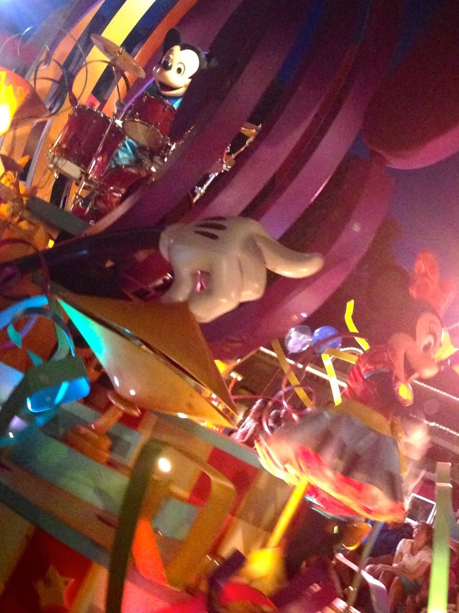 how to save money at disneyland