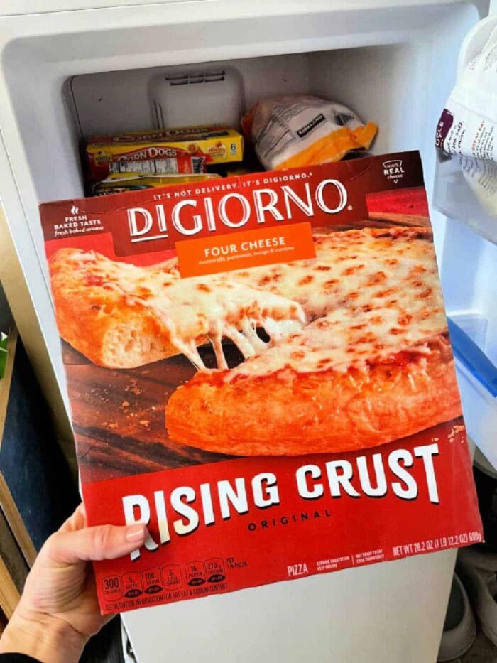 how to cook frozen pizza in the oven