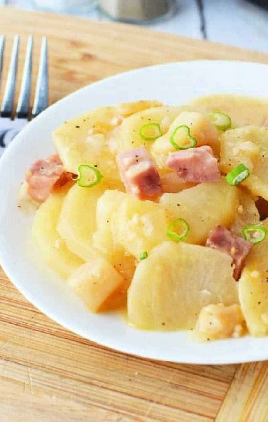 Slow Cooker Scalloped Potatoes