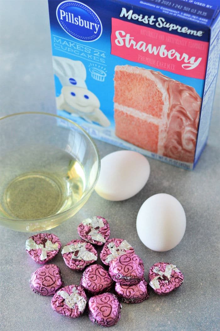 How to Make Strawberry Cookies with Cake Mix