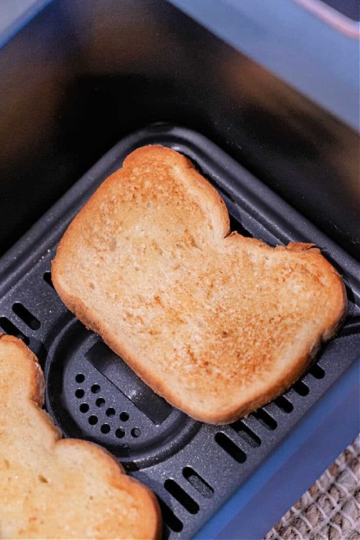 toast-Bread-in-Air-Fryer