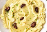 Slow-Cooked Garlic Mashed Perfection