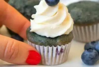 Bursting Blueberry Dump Cake Cupcakes