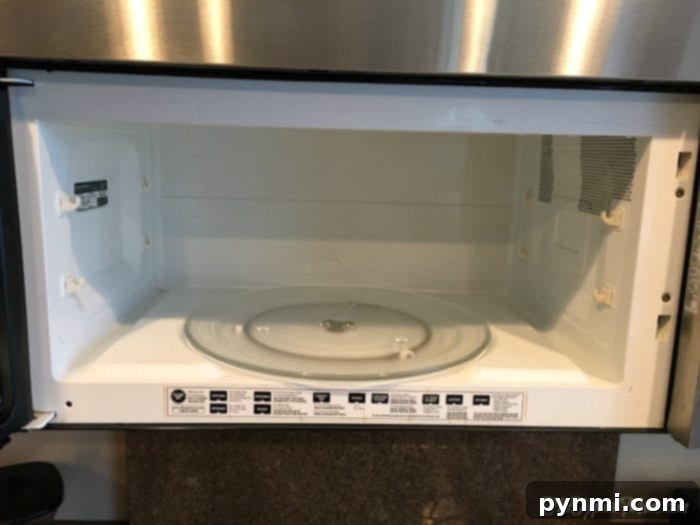 How to clean your microwave