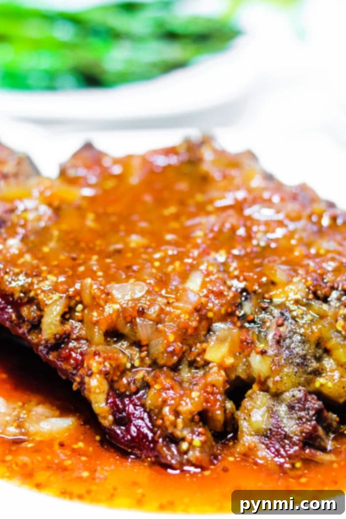 Texas Style Smoked Chuck 6 Close-up of tender Beef Chuck Roast, freshly smoked