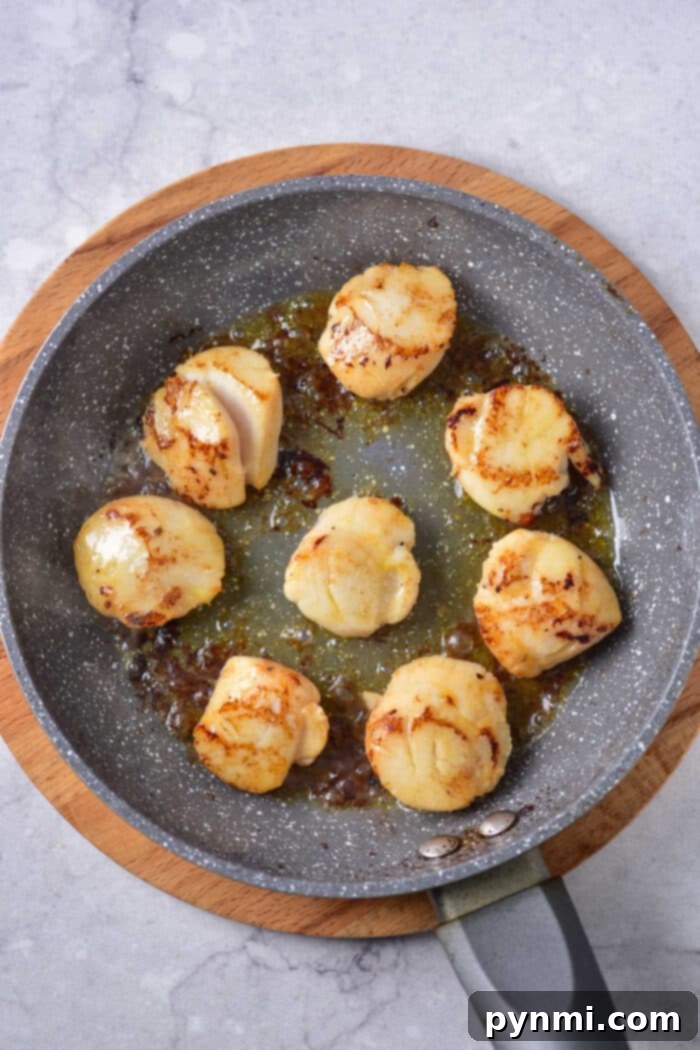 Pan Seared Scallops with Garlic