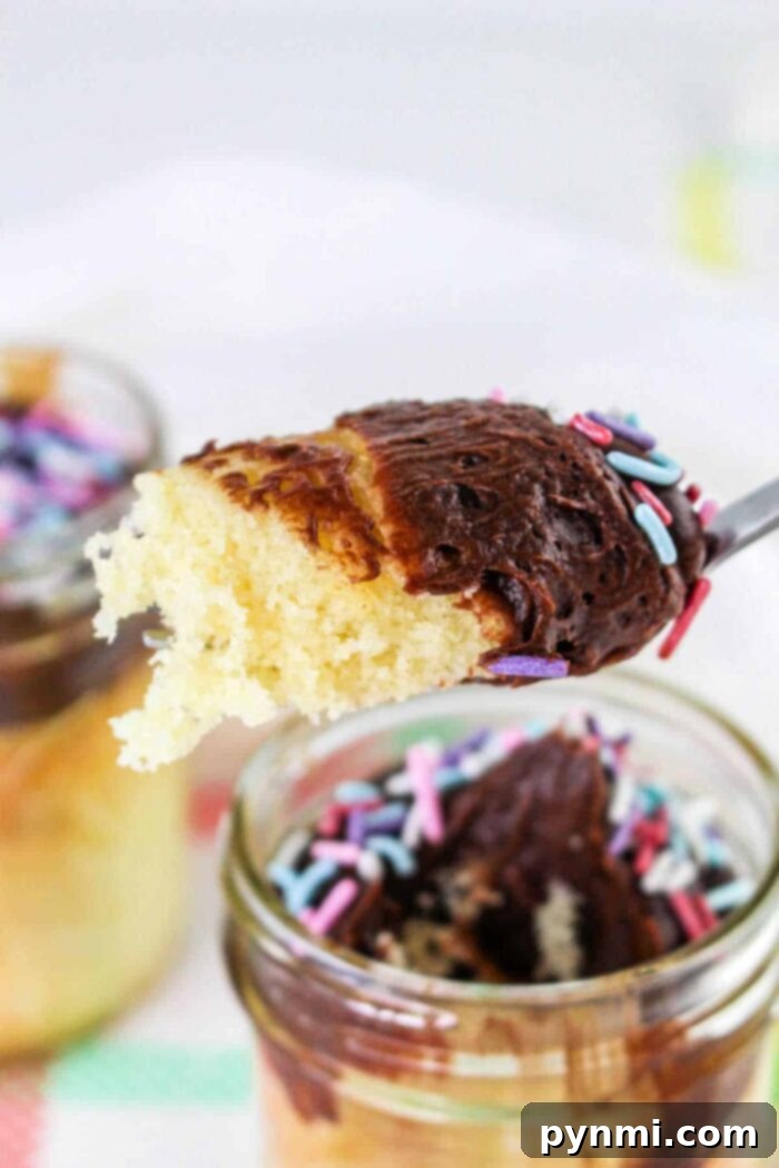 cake in a jar with cake mix