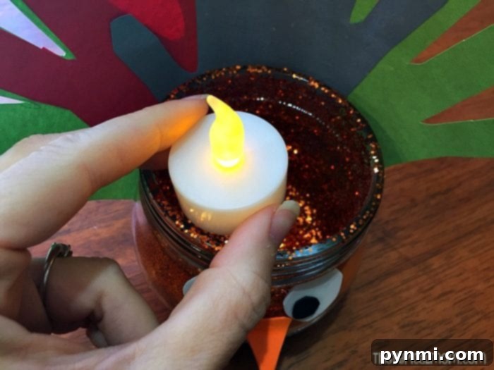 Thrifty Thanksgiving Craft Ideas 11 Easy glowing turkey craft centerpiece for Thanksgiving