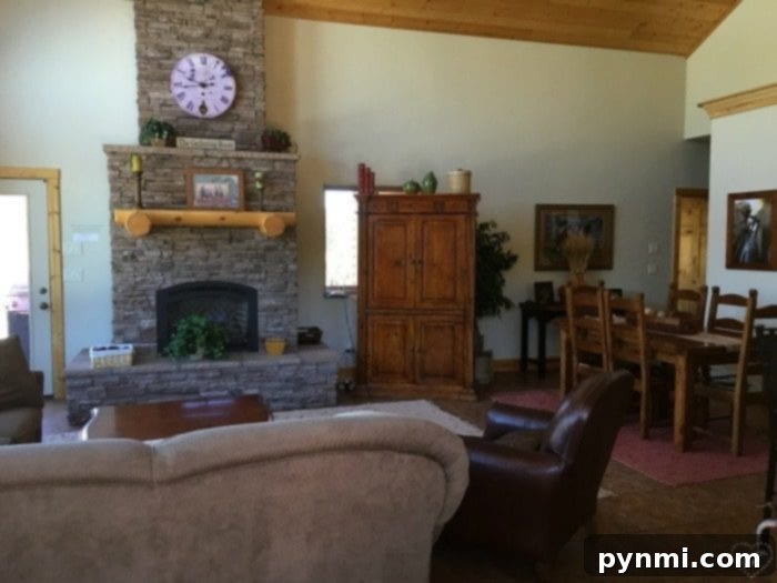Experience luxury and comfort in the spacious Zion Ponderosa vacation homes. Spacious living room inside a Zion Ponderosa luxury cabin
