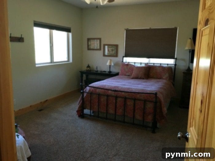 Zion Ponderosa offers fully equipped kitchens for convenient family meals. Dining area and kitchen in a large Zion Ponderosa vacation home