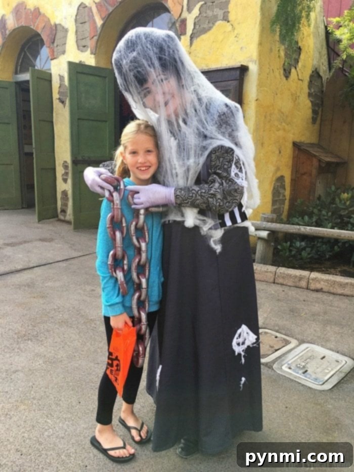 Knott's Haunted Harvest 2 Knott's Spooky Farm pumpkin painting and crafts