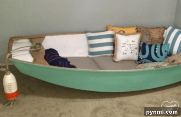 11 Inviting Reading Retreats 2 boat reading nook