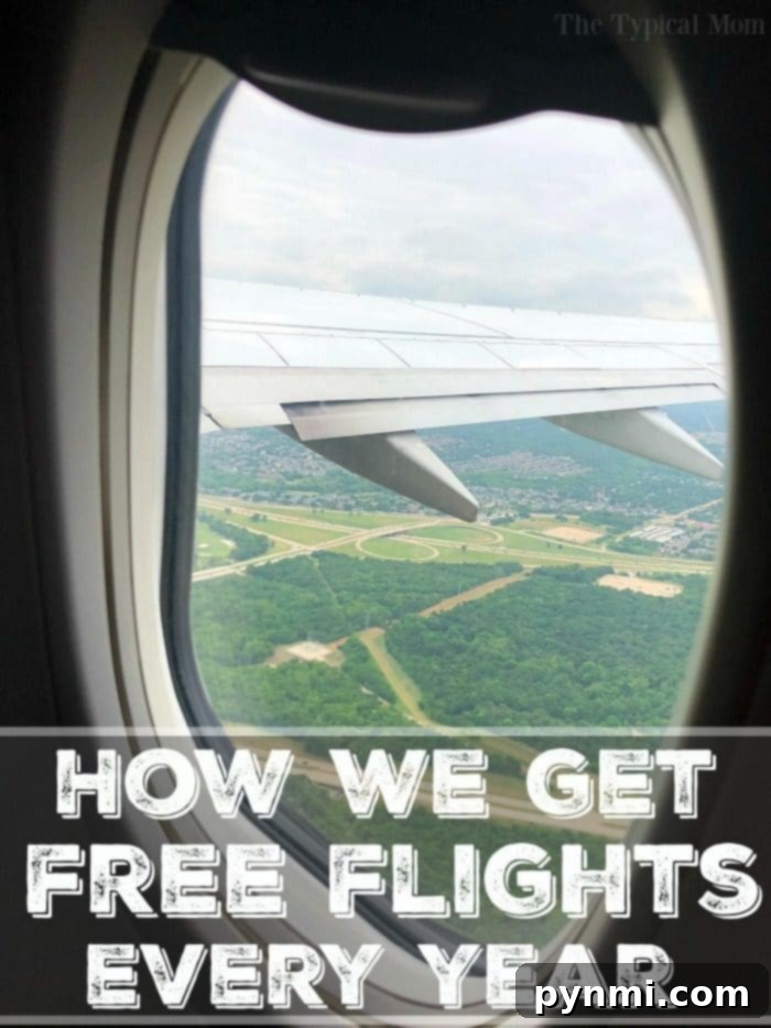 Travel rewards: flying first class for free Couple enjoying a free first-class flight thanks to travel points