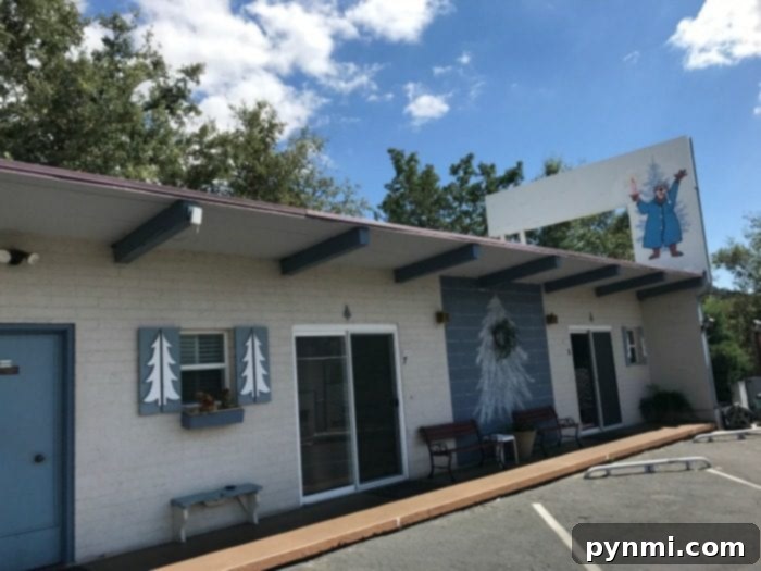 Sierra Lodge Three Rivers - Exterior View
