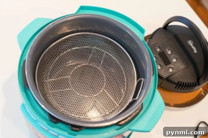 Instant Crisp lid for Instant Pot. Instant Crisp Lid for Instant Pot accessory