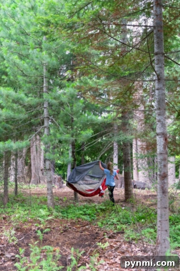 Outdoor activities for kids that are fun!! Here are a bunch of screen free crafts we love to do together, and how to make clean up easier too. travel blogger