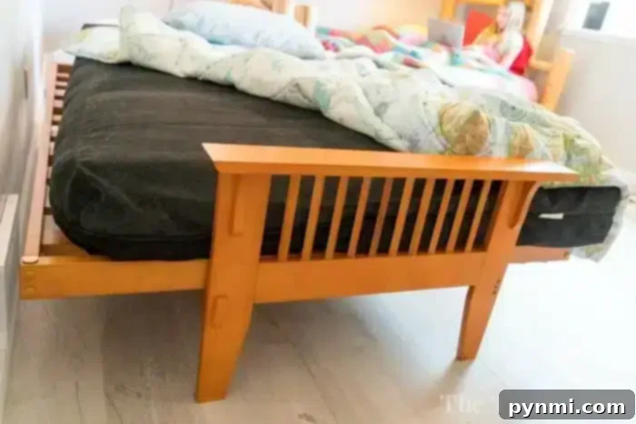 Best Futons for Everyday Sleeping: Comfort, Style, and Versatility